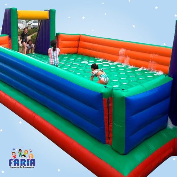 Futebol de Sabão Grande Inflável - Faria Brinquedos - Locação de Brinquedos em Cuiabá