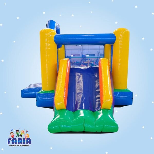 Pula Pula com Toboágua para Piscina - Faria Brinquedos - Locação de Brinquedos em Cuiabá