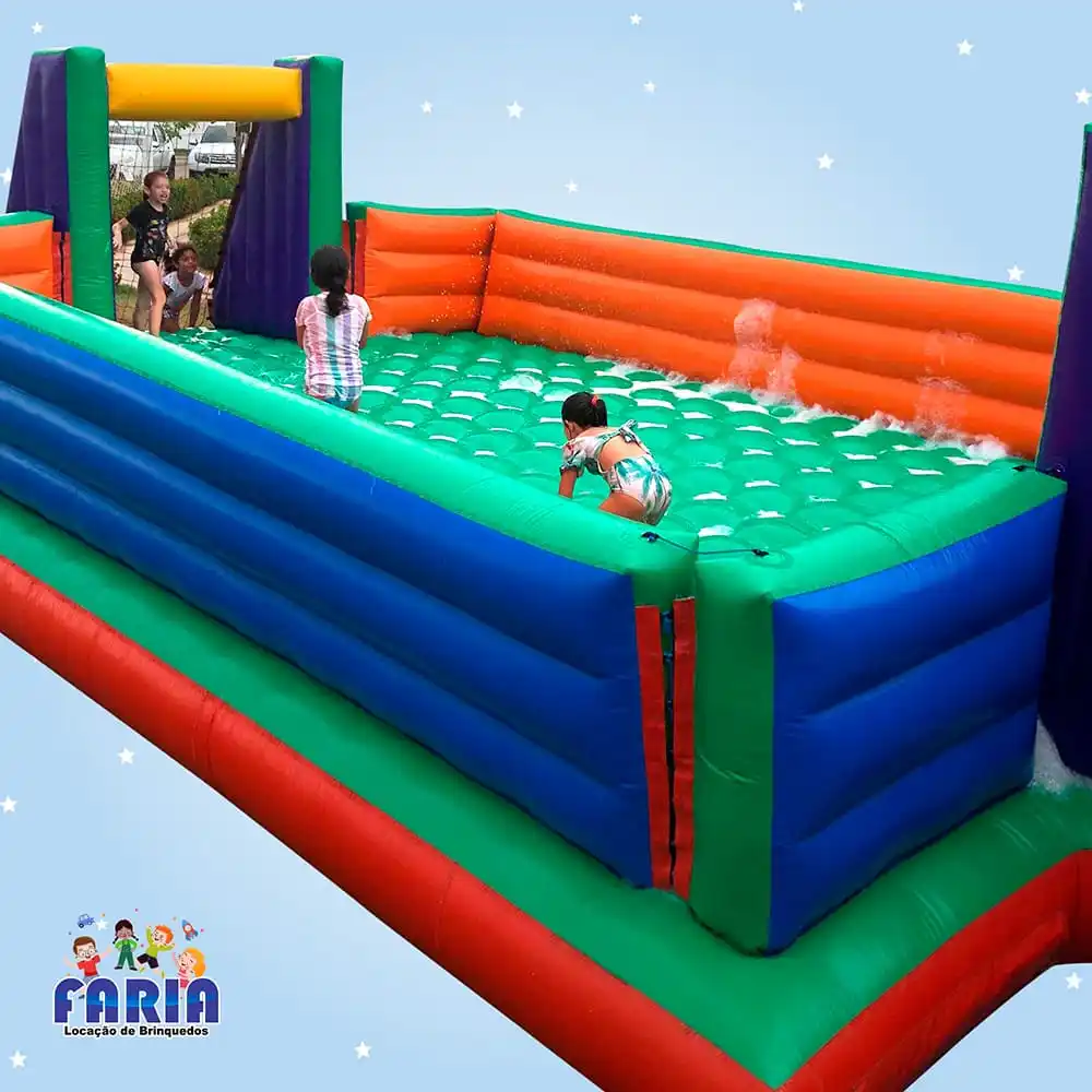 Futebol de Sabão Grande Inflável - Faria Brinquedos - Locação de Brinquedos em Cuiabá